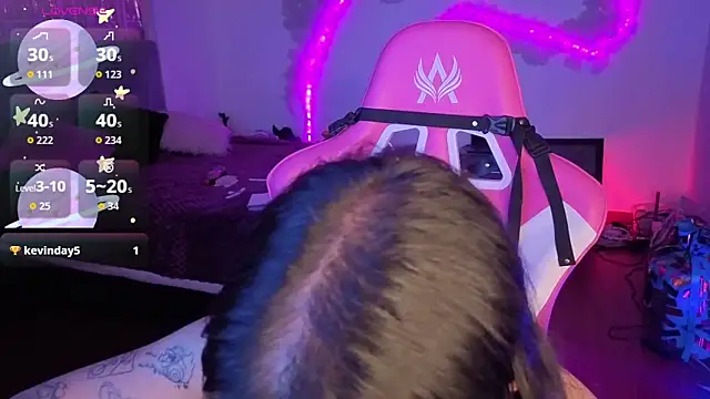 larah_uwu webcam