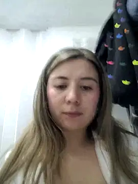 Soffy__Castillo webcam