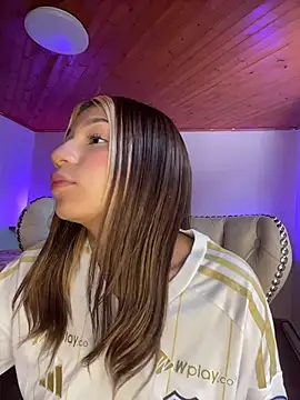 Isabella18_pink webcam