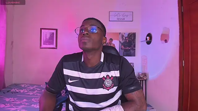 Ethantravis22 webcam