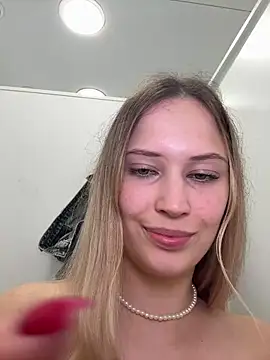 blonde_exe webcam