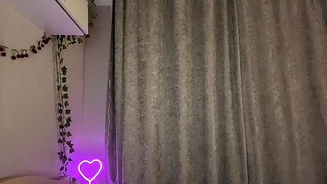 Marry_Sornatiko webcam