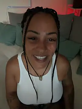SweetPetiteNoir webcam
