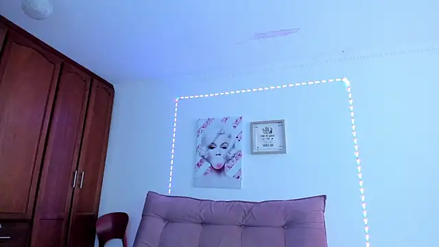 luna_dollie webcam