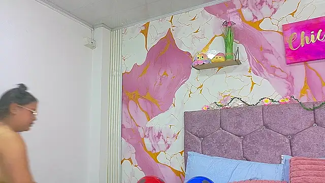 NahomyEvans webcam