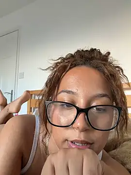 prettypeachyxx webcam