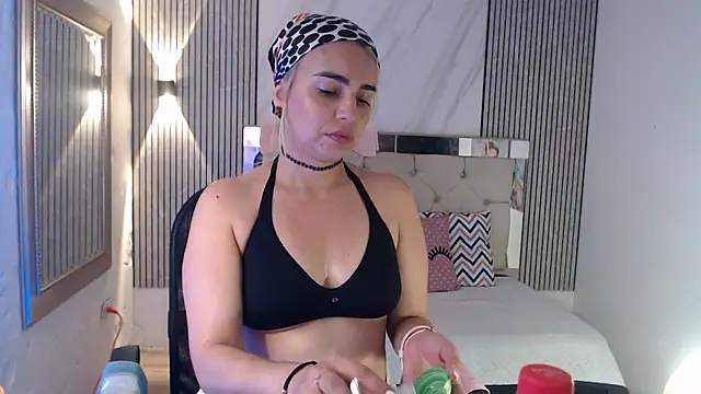 Watch ashley__tylor live on EroticFlix - High definition streams