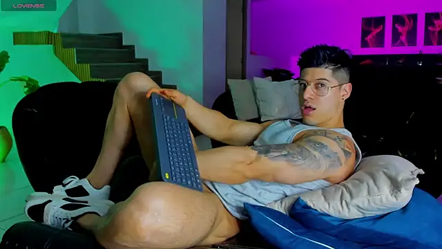 lukas_green11 live cam on StripChat