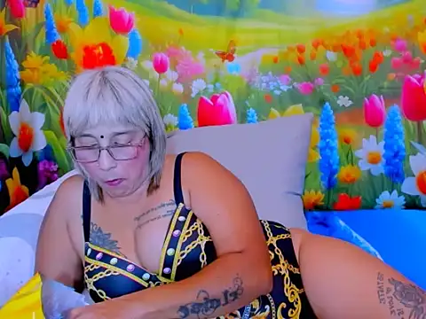 indianroxy webcam
