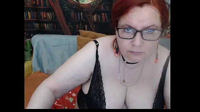playfullmature (F milf) - doggy style