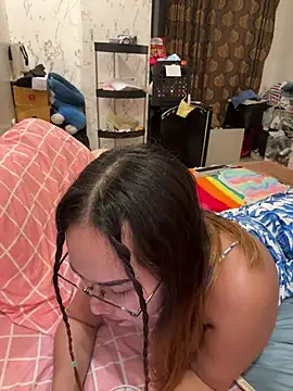Ponthip live sex cam