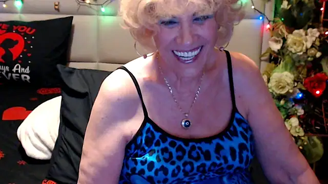 Watch HappyWomanOn live on EroticFlix - High definition streams