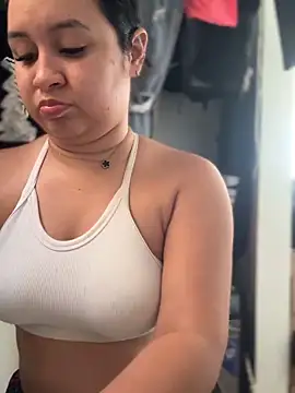 Pretty_Isadora webcam
