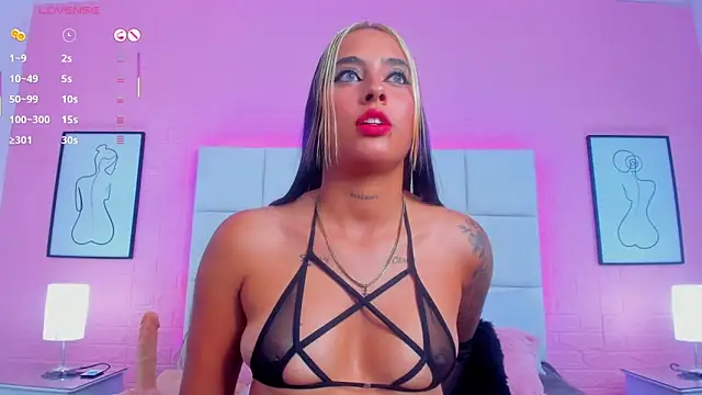 charlotte_kisss webcam
