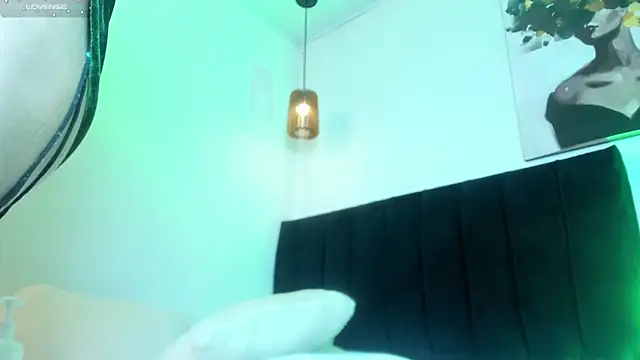 dolly_zoe webcam