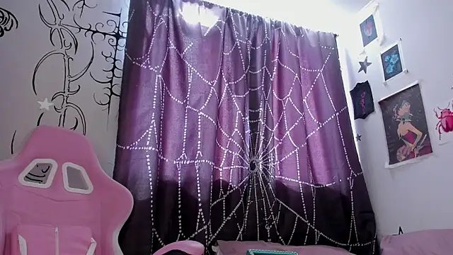 AlyRoses webcam