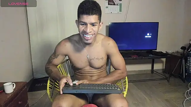 antonio_aguilarx webcam