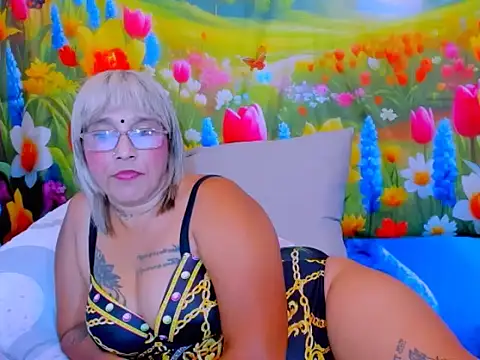 indianroxy webcam