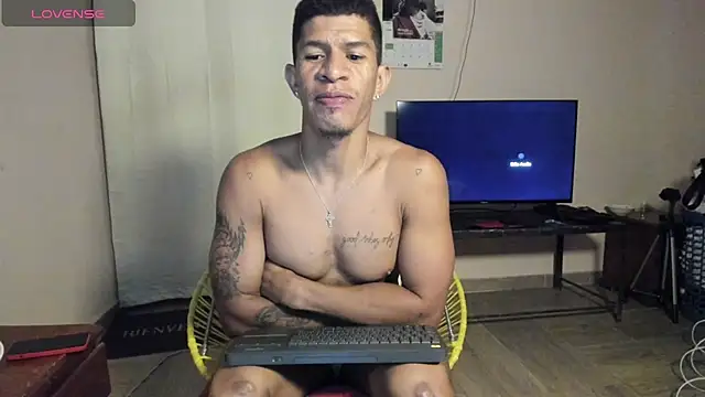 antonio_aguilarx webcam