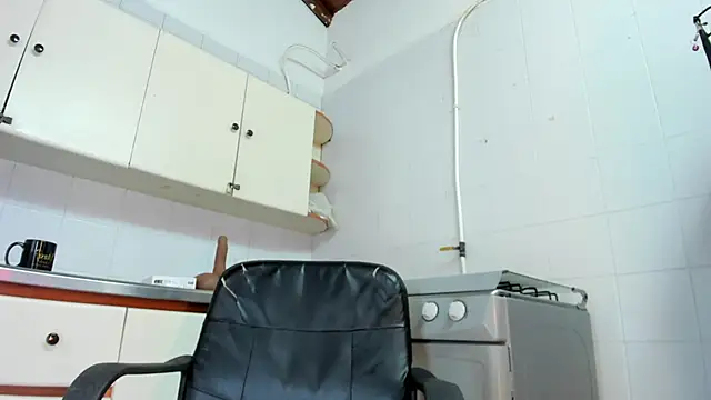 BustyGlow webcam