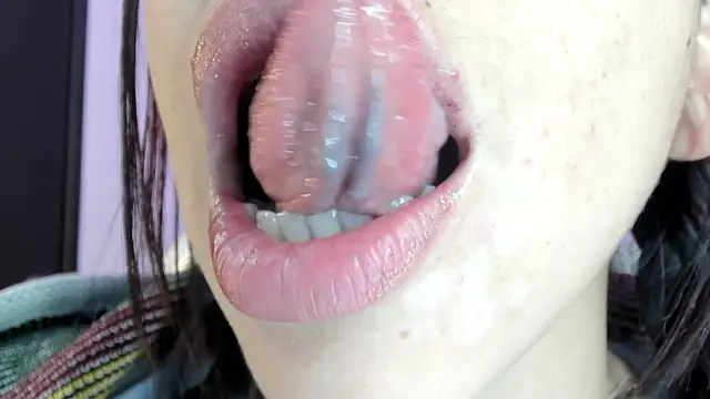 Katty_mouth live cam on StripChat