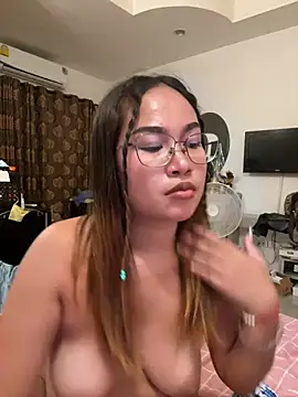 Ponthip webcam
