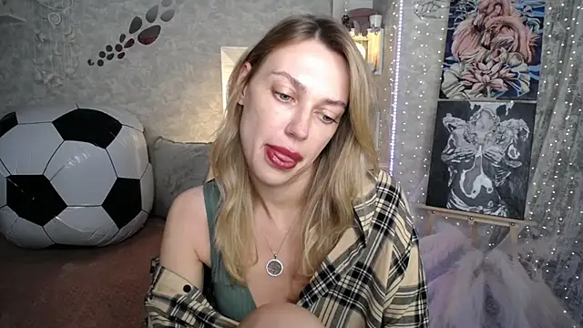 Watch NickyAdamidi live on EroticFlix - High definition streams