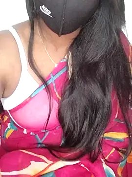 Tamil_Azhaghi webcam