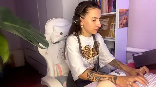 Monica_Cutersseys webcam