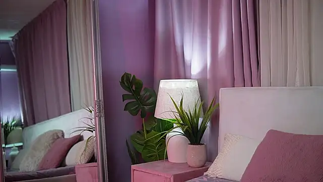 Watch AmeliaBarbie live on EroticFlix - High definition streams