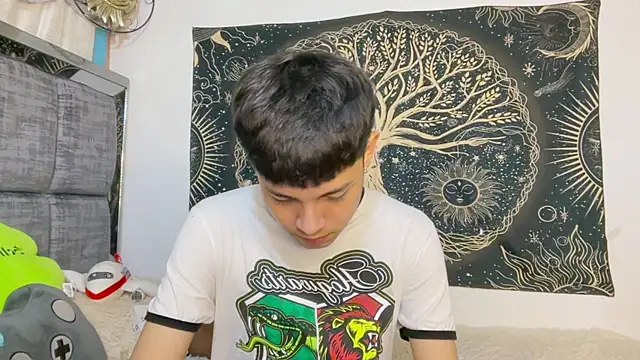 Bldavioro45 - Male webcam sex chat