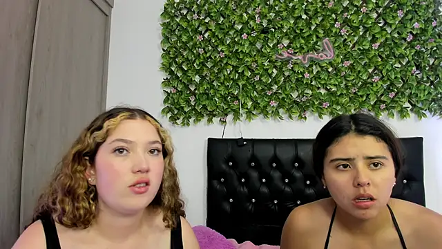 Watch valeria_and_zoe live on EroticFlix - High definition streams