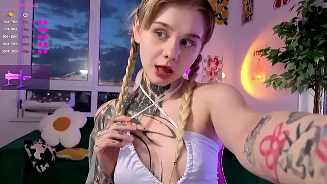 britney_lynch (F teen) - show panties👙