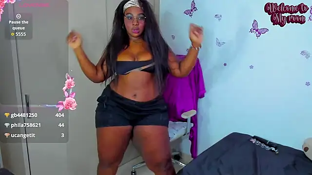 Naomii_King webcam
