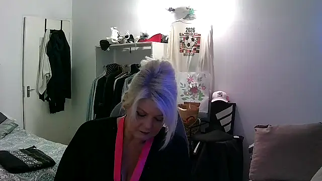 Miahotmilf webcam