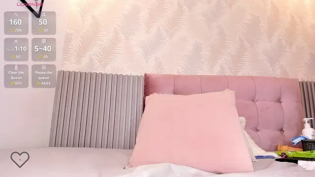 Watch Kimmie_kaboom_x live on EroticFlix - High definition streams