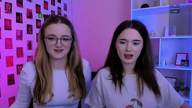 luna_berryy webcam