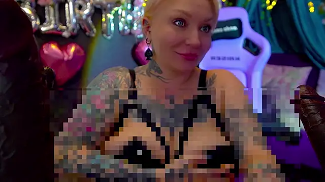BlackedBarbie webcam