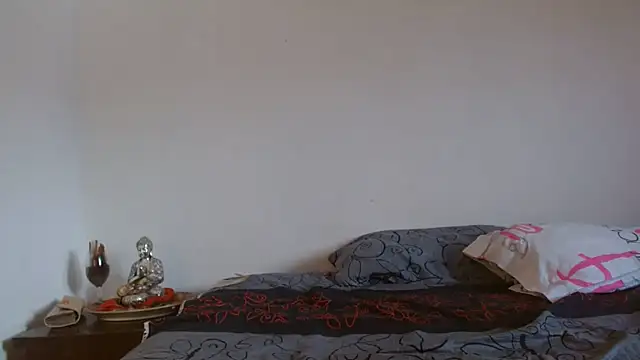 naiaratobon__ webcam