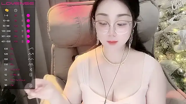 Monica-666888- webcam