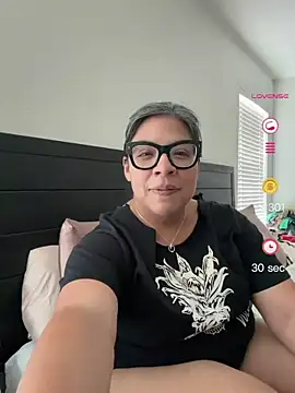 BettyWhispers webcam