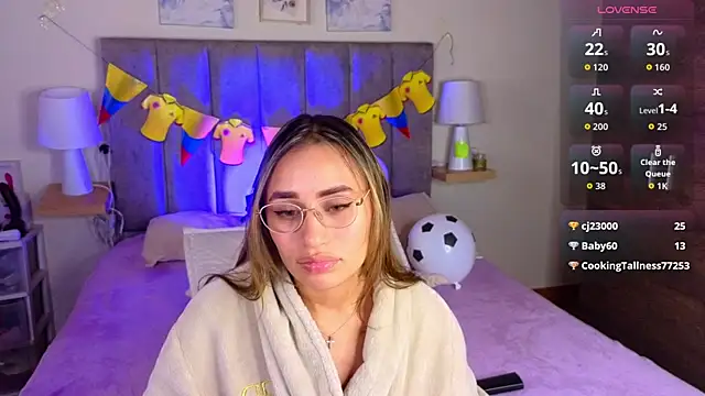 Victoria_Hils webcam