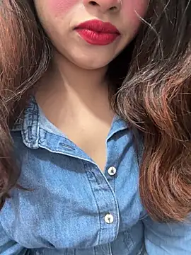 Yours_riya11 webcam