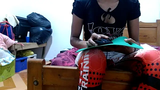 mia19small webcam