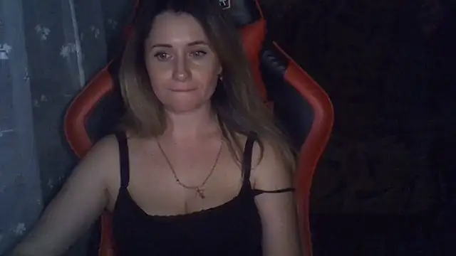 KiraKisskiss webcam