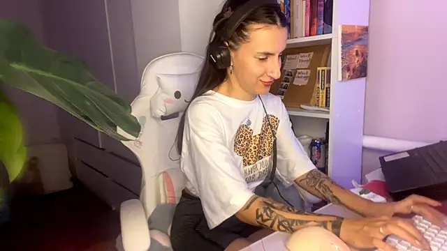 Monica_Cutersseys webcam