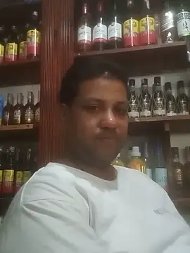 BustlingShirt webcam