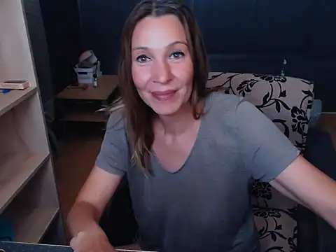hannaha live cam on StripChat