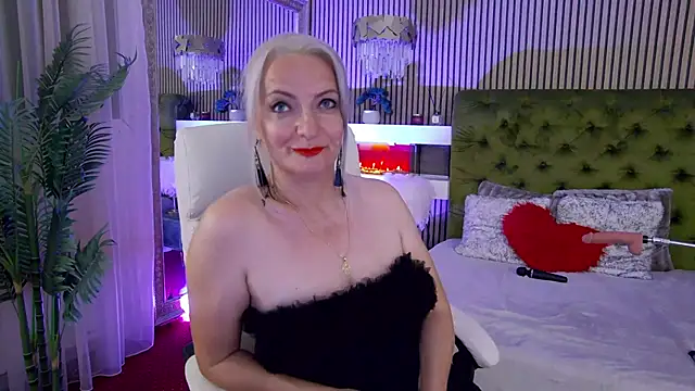 LadyTouch live cam on StripChat