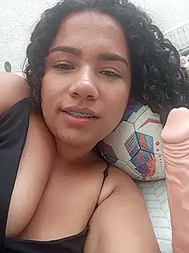 TamaraaHoney live cam on StripChat